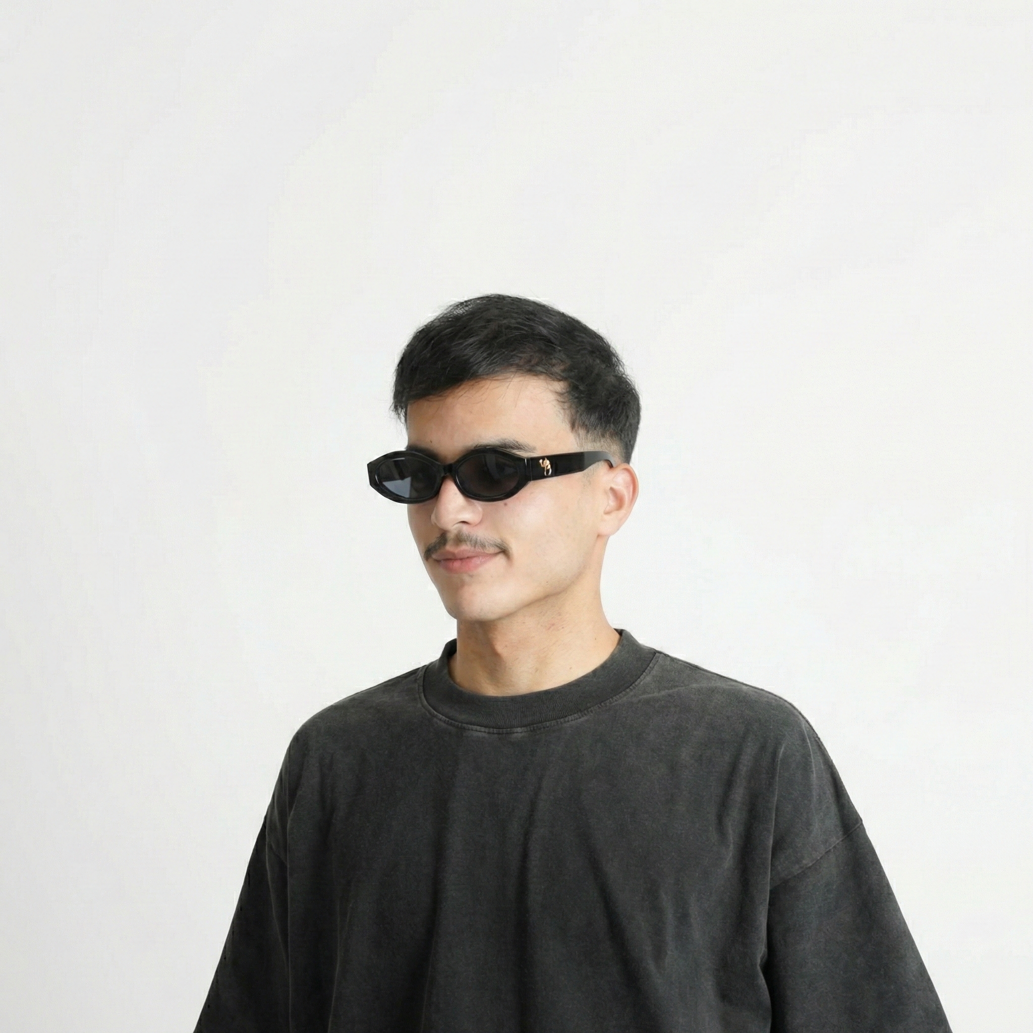 جمل -007 أسود