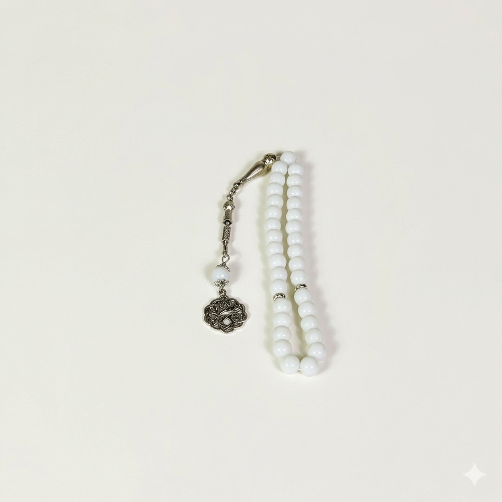 سبحة خرز أبيض غامق