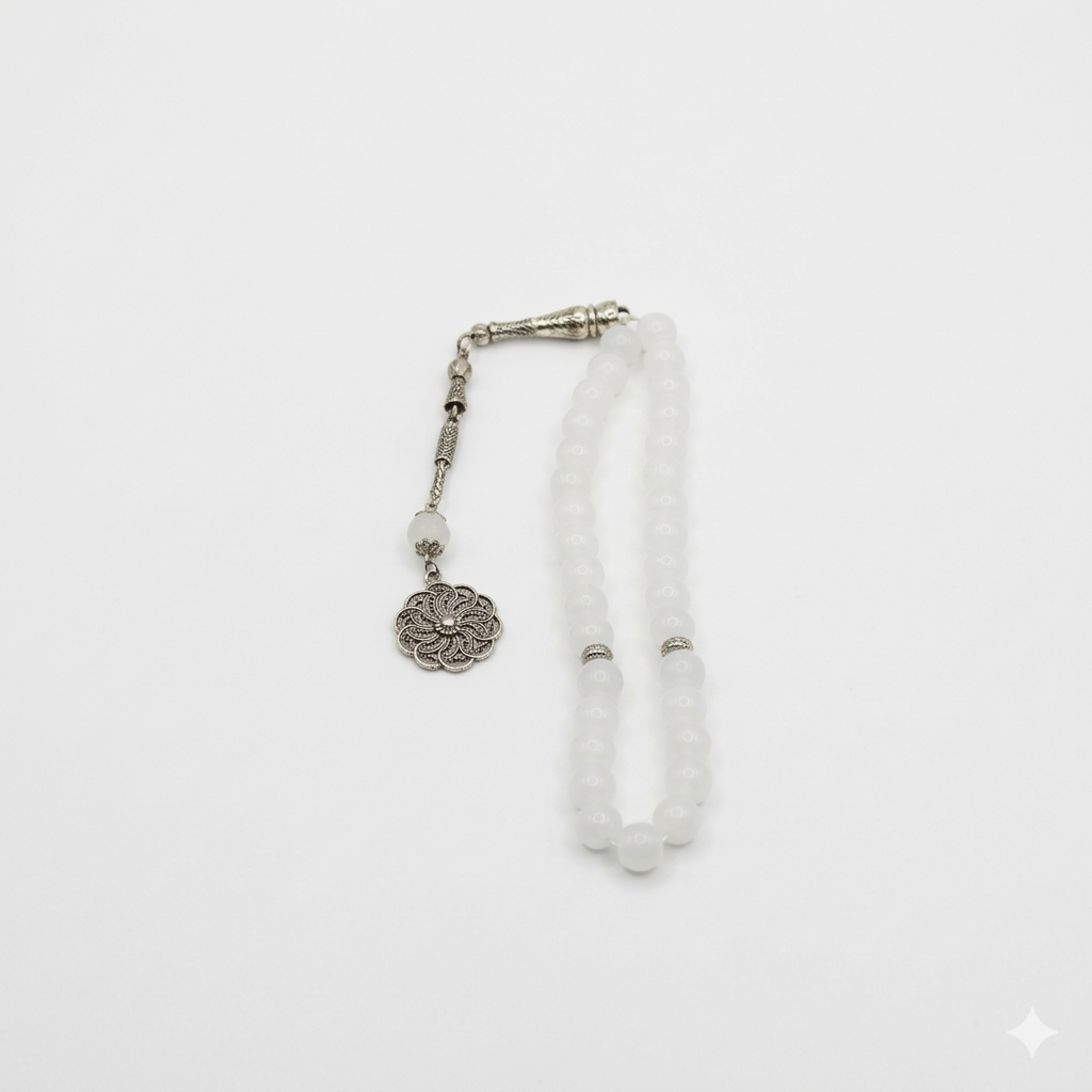 سبحة خرز أبيض فاتح